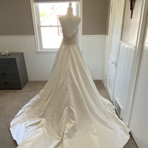 Unaltered Wedding Gown - Picture 7 of 8